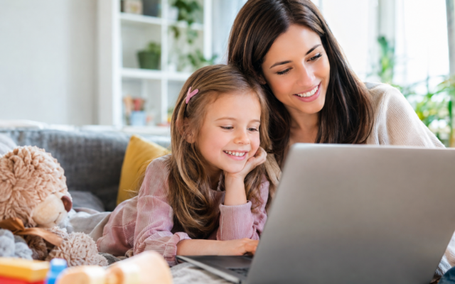 Kids4U lansează kids4u.ro, comparator cu peste 31.000 de produse pentru copii din magazine partenere